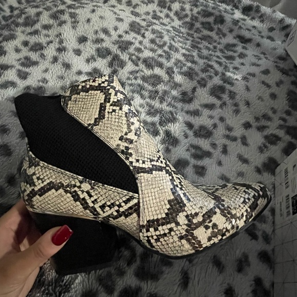 Call It Spring Austinn snakeprint ankle boot BNIB - Picture 2 of 4